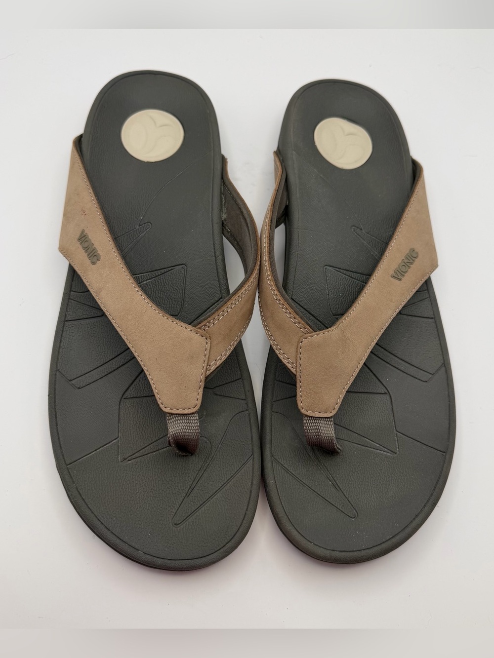 Vionic Men’s Leather Thong Flip Flop Sandals Brown Vibram Sole size 12